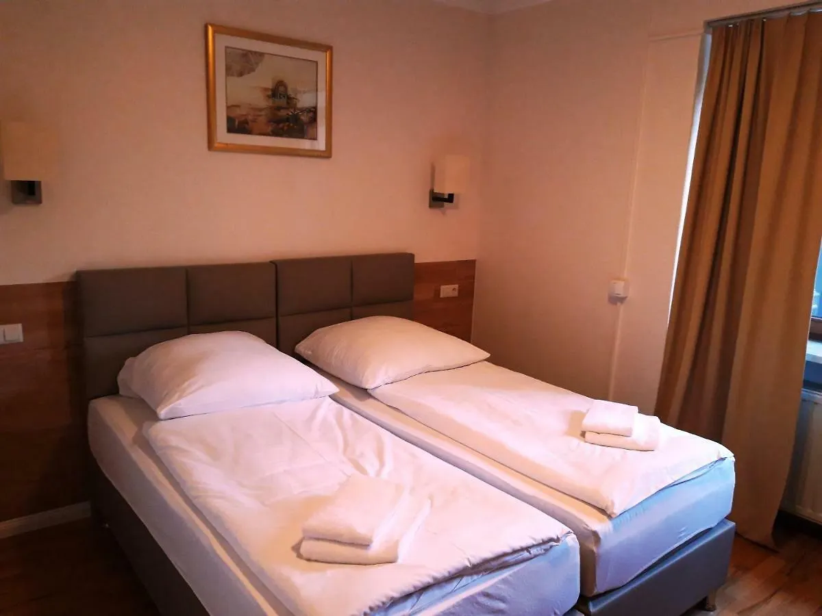 Lv Rooms & Apartments Am Luetzowplatz Berlin