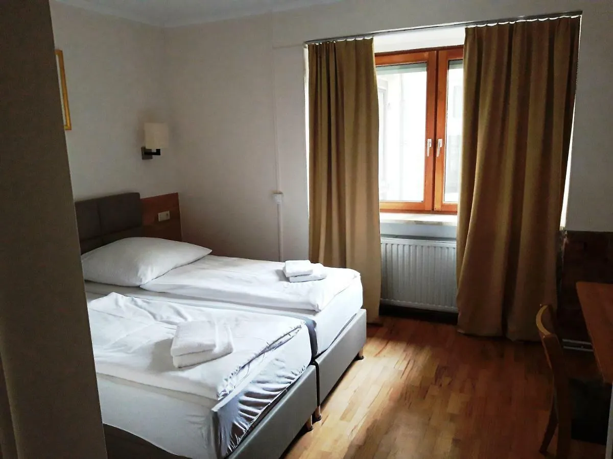 Lv Rooms & Apartments Am Luetzowplatz Berlin 0*,  Germany