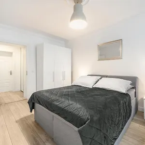 Apartment The Lachmann Vh, 2br One Living Up To 7 People, Berlin