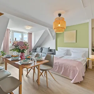 Apartment 33 Abcd Alexanderplatz, Berlin